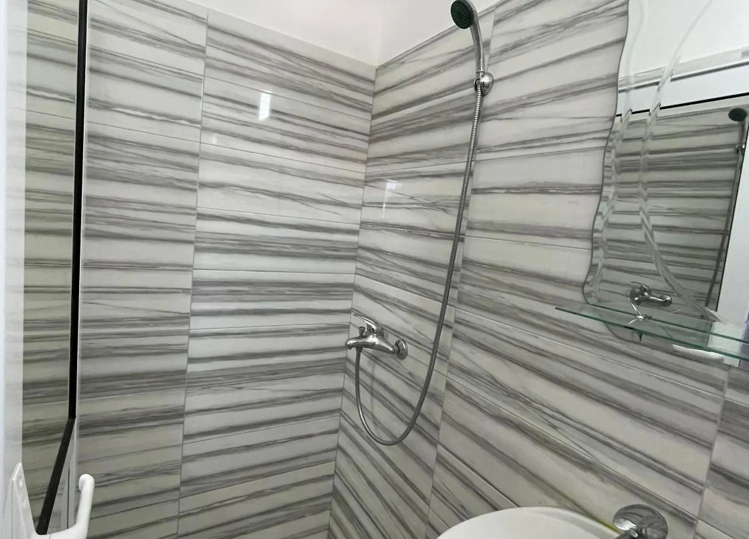 Villa Beni Osmenaj Vlore Guest house